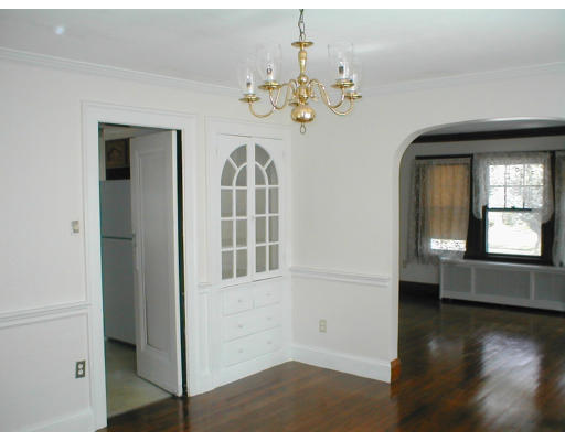 18 Beal Road Waltham, MA 02453 - Photo 3 of 8 Gallery Image 3