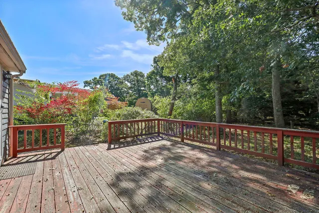 a view of a house with a garage