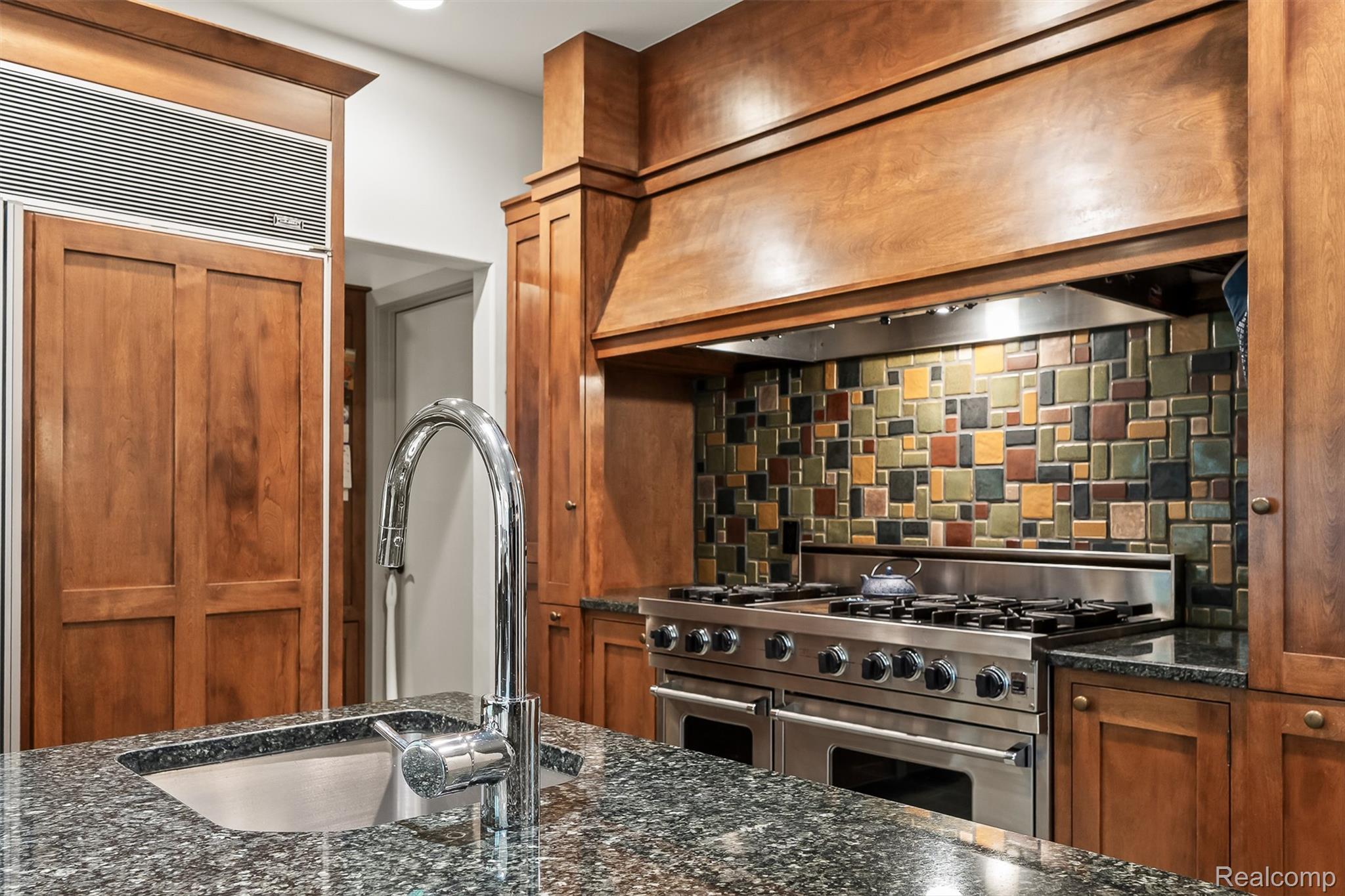1800 Tiverton Road Bloomfield Hills, MI 48304 - Photo 14 of 56 17-Tiverton-51.jpg