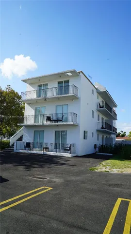$2,325 | 1328 Northwest 4th Street, Unit 2, Miami, FL 33125
