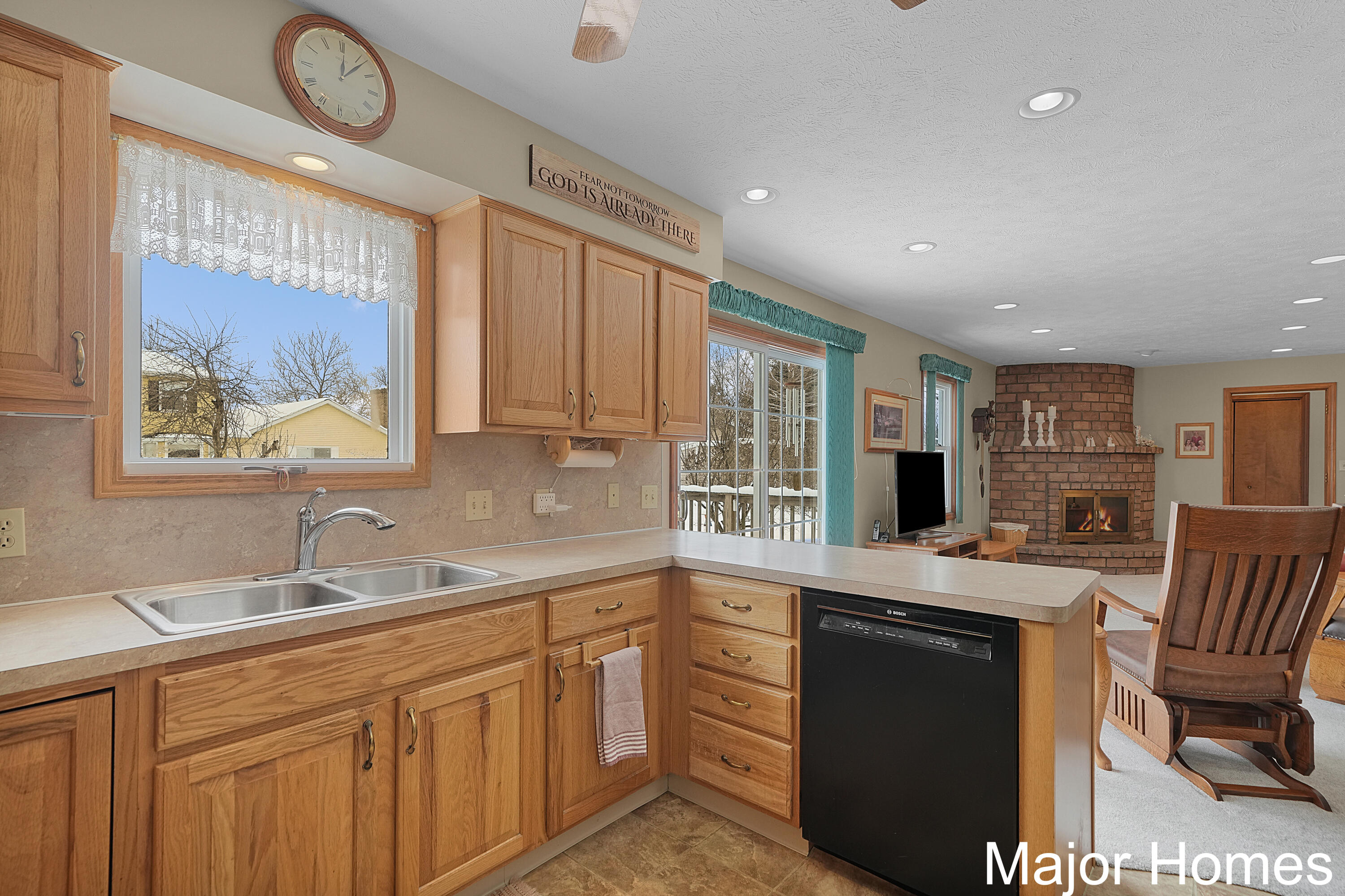 2133 Pinewood Street Jenison, MI 49428 - Photo 11 of 35 DSC05572