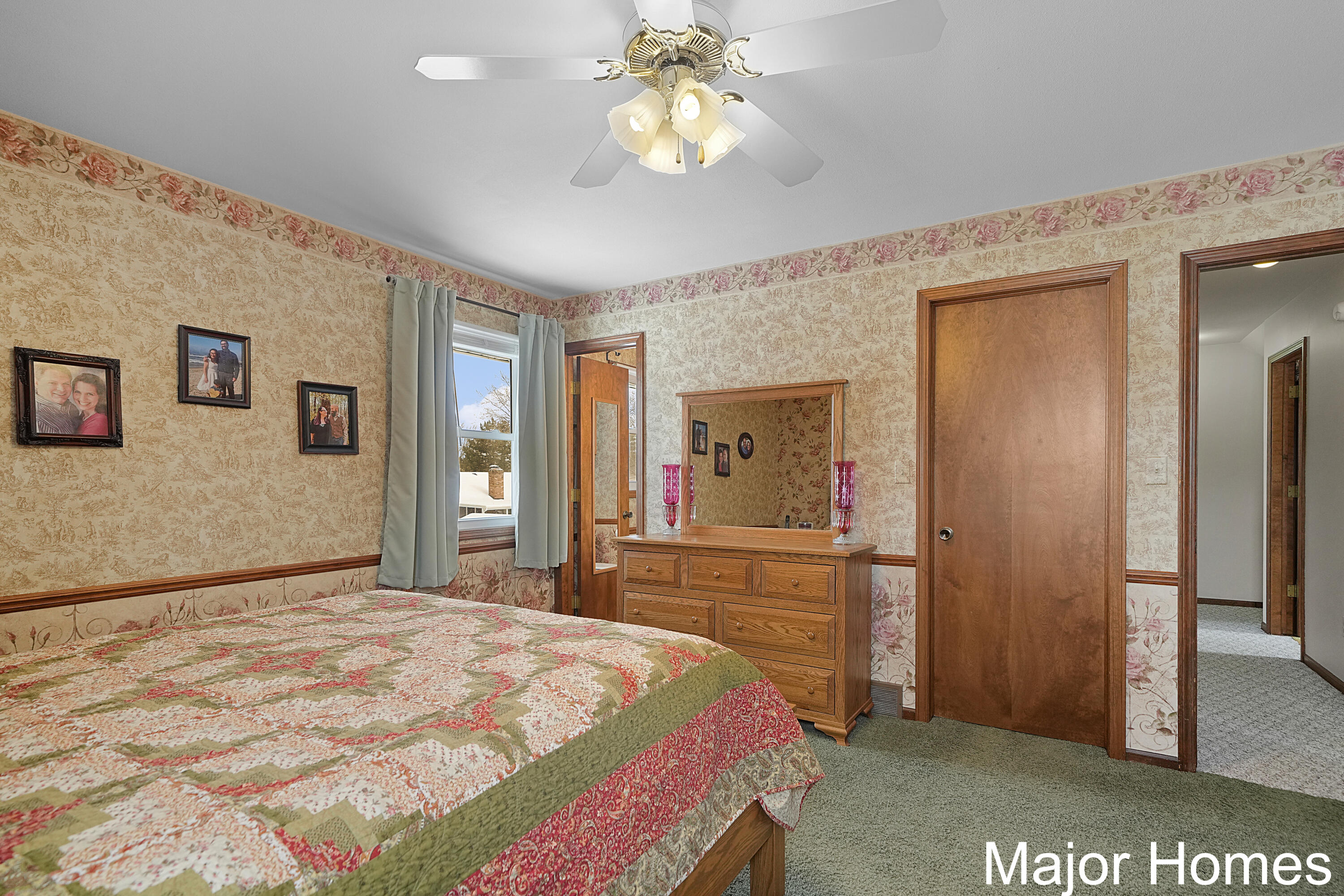 2133 Pinewood Street Jenison, MI 49428 - Photo 22 of 35 DSC05672