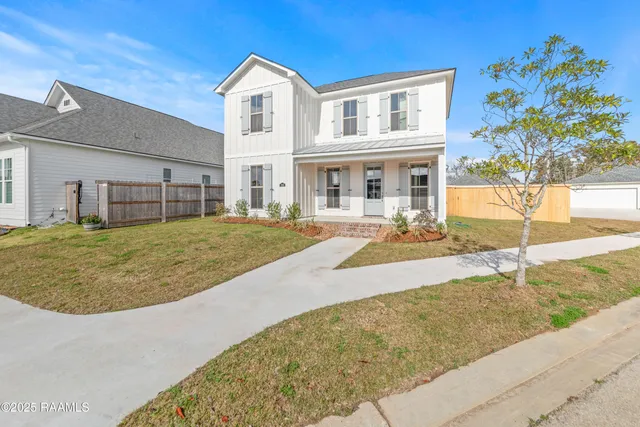 $375,000 | 100 Hearth Street, Lafayette, LA 70508