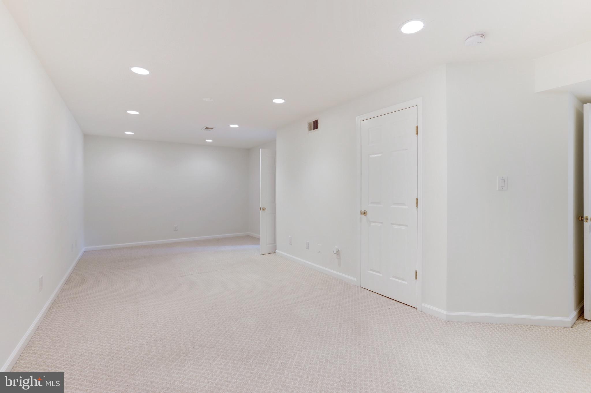 12702 Roark Court Reston, VA 20191 - Photo 31 of 63