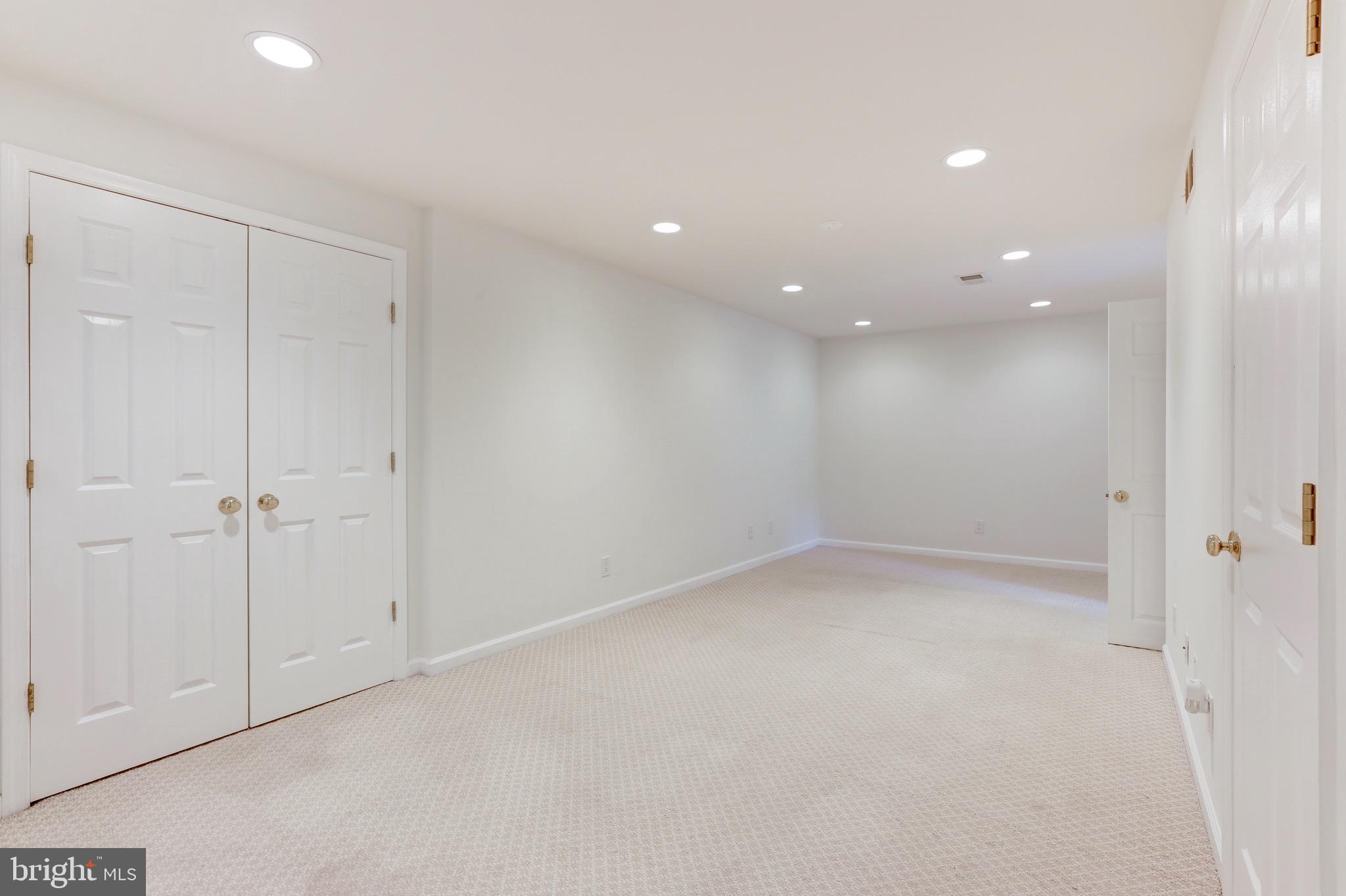 12702 Roark Court Reston, VA 20191 - Photo 32 of 63