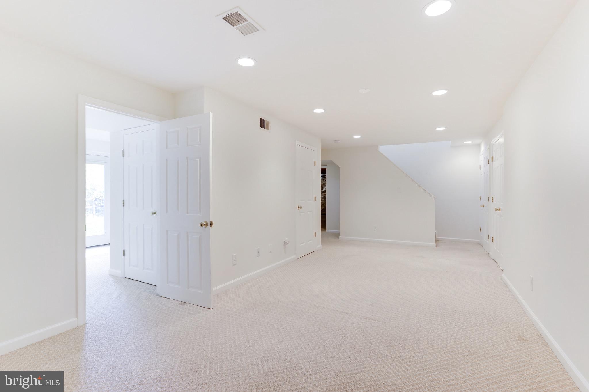 12702 Roark Court Reston, VA 20191 - Photo 33 of 63