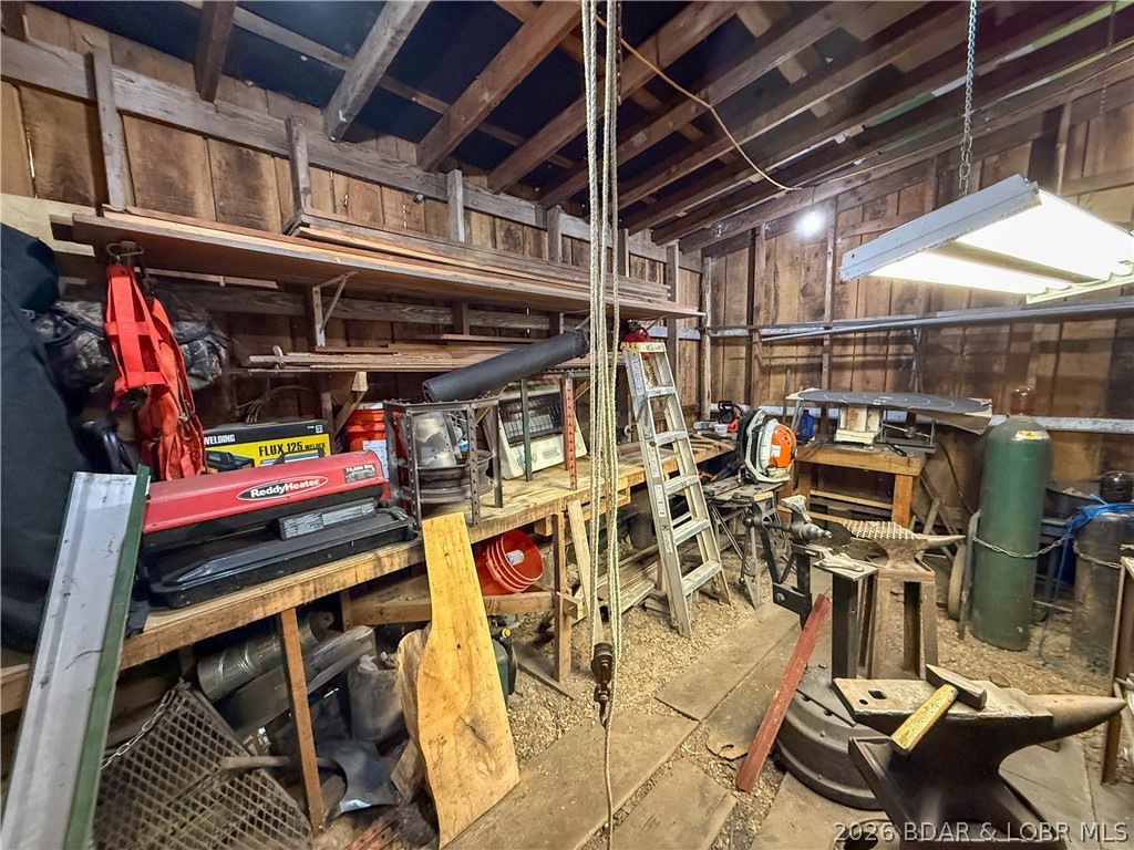 10090 Barn Road Versailles, MO 65084 - Photo 44 of 61 Gallery Image 44