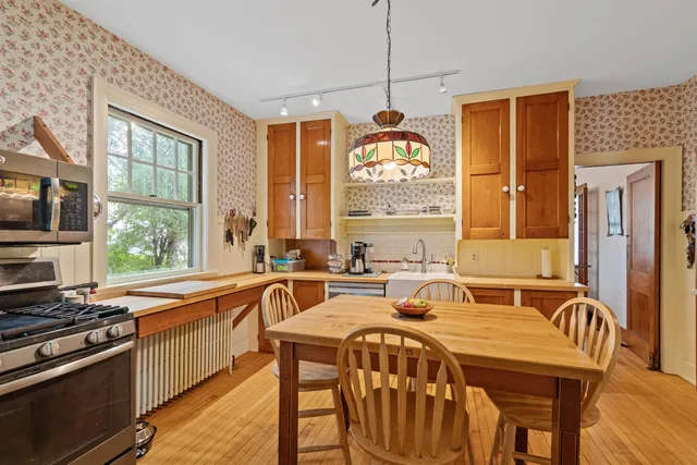 $525,000 | 26 Lincoln Street, Essex Junction, VT 05452