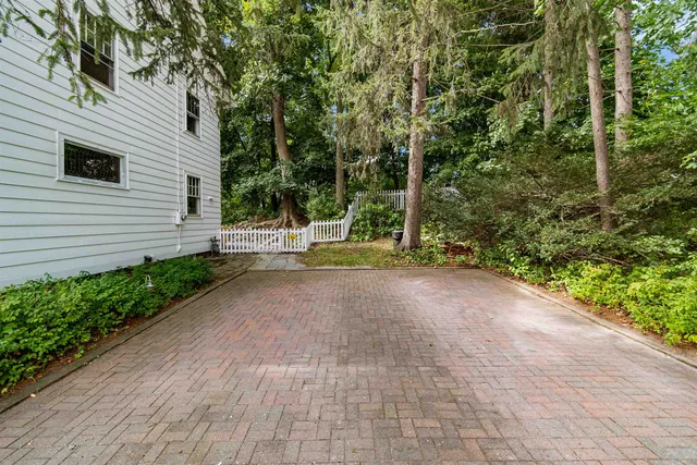 $525,000 | 26 Lincoln Street, Essex Junction, VT 05452