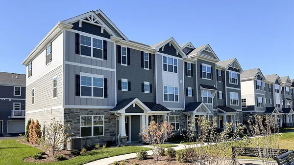 $419,990 | 428 Lakeshore Court, St. Charles, IL 60174