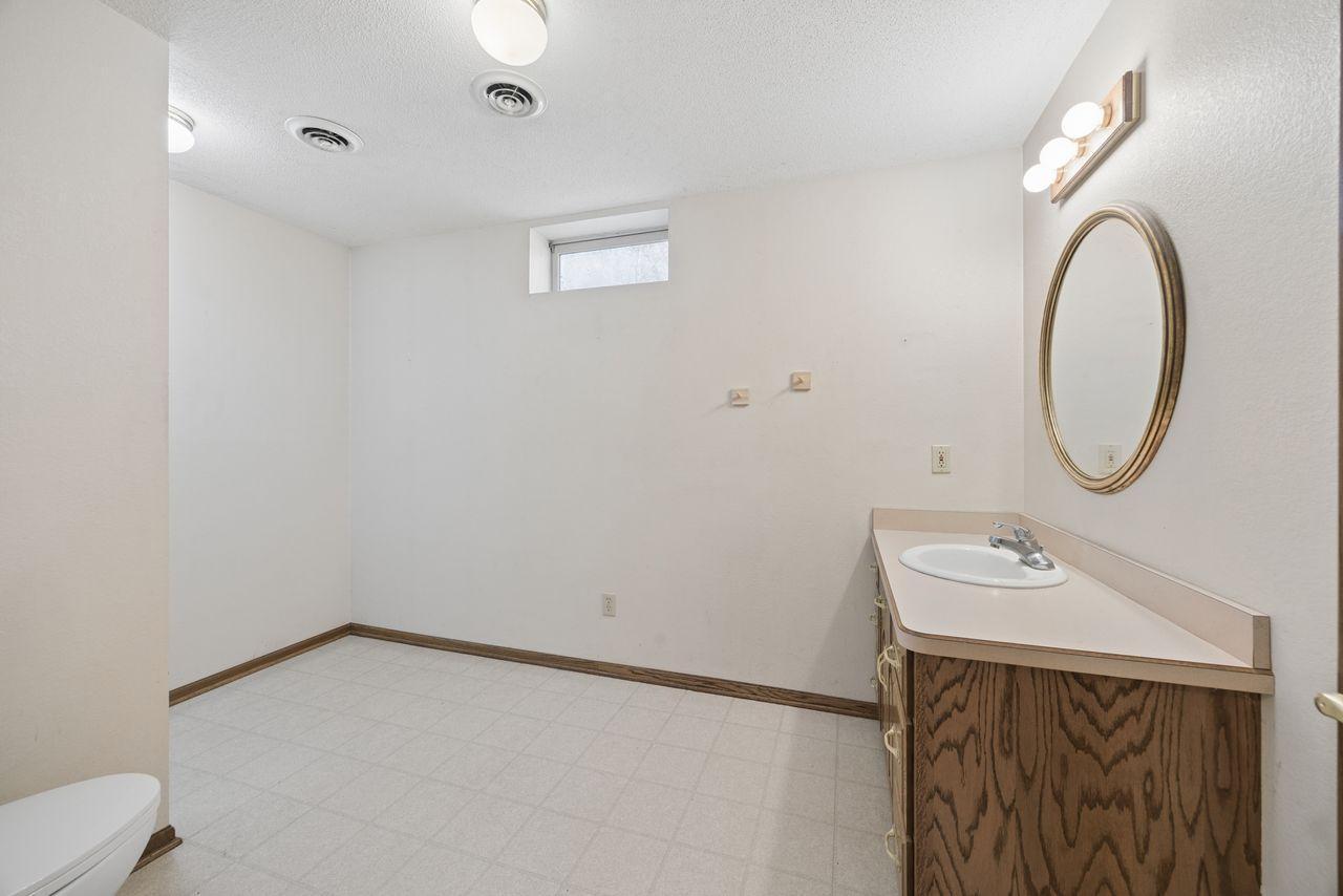 4243 23rd Street Northwest Willmar, MN 56201 - Photo 26 of 39