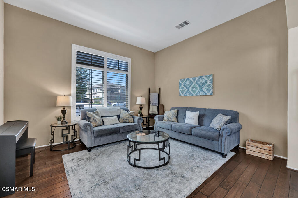 14879 Blue Ridge Court Moorpark, CA 93021 - Photo 5 of 52 14879 Blue Ridge Ct - HsHProd - 18