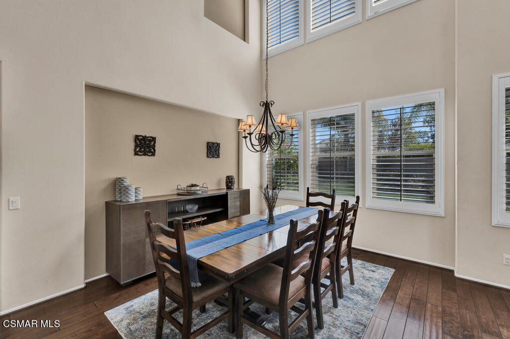 14879 Blue Ridge Court Moorpark, CA 93021 - Photo 9 of 52 14879 Blue Ridge Ct - HsHProd - 22