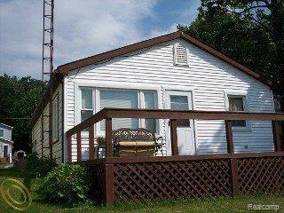 3847 Hunt Road Lapeer, MI 48446 - Photo 1 of 17 Front