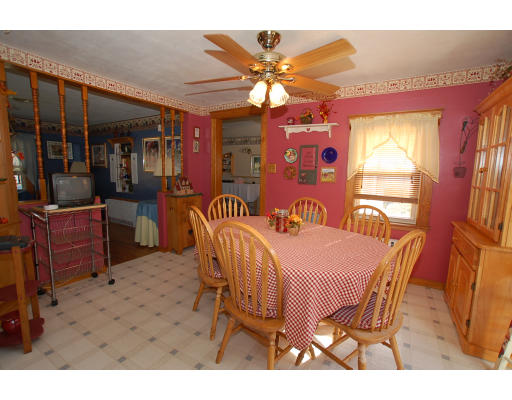 13 Freeman Road Salem, MA 01970 - Photo 6 of 23 Gallery Image 6