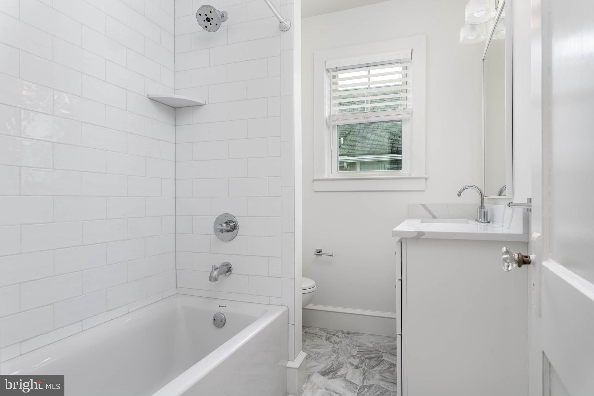 336 South Devon Avenue Wayne, PA 19087 - Photo 13 of 26 Main level Full Ba