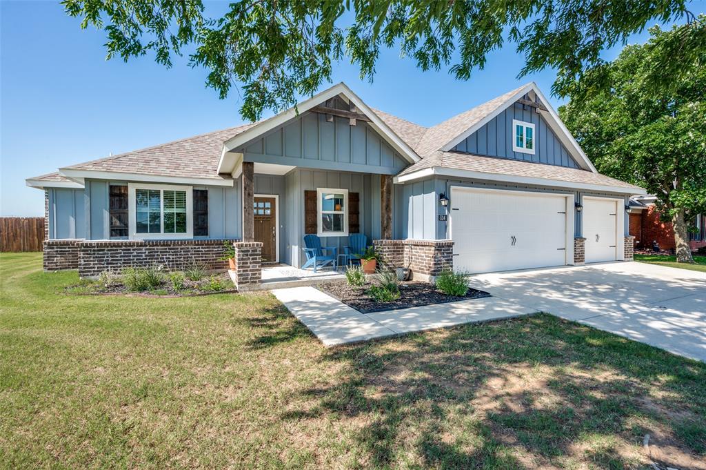524 East Carol Street Pilot Point, TX 76258 - Photo 2 of 30