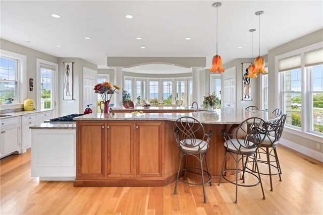 $10,500,000 | 41 Castle Hill Avenue, Newport, RI 02840