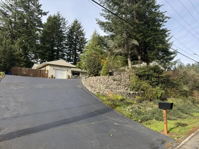 $798,000 | 1099 Parkview Drive, Brookings, OR 97415