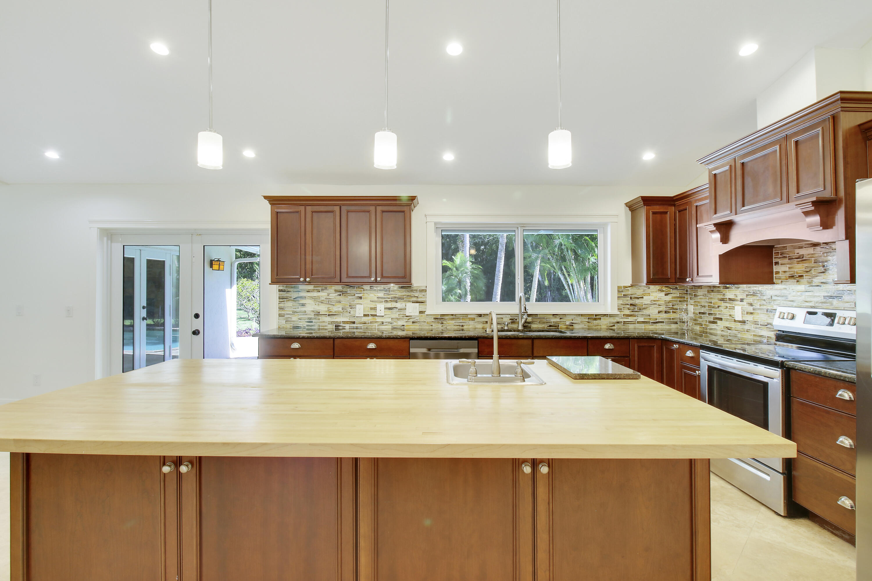 12709 Quercus Lane Wellington, FL 33414 - Photo 8 of 31 IF2A8463