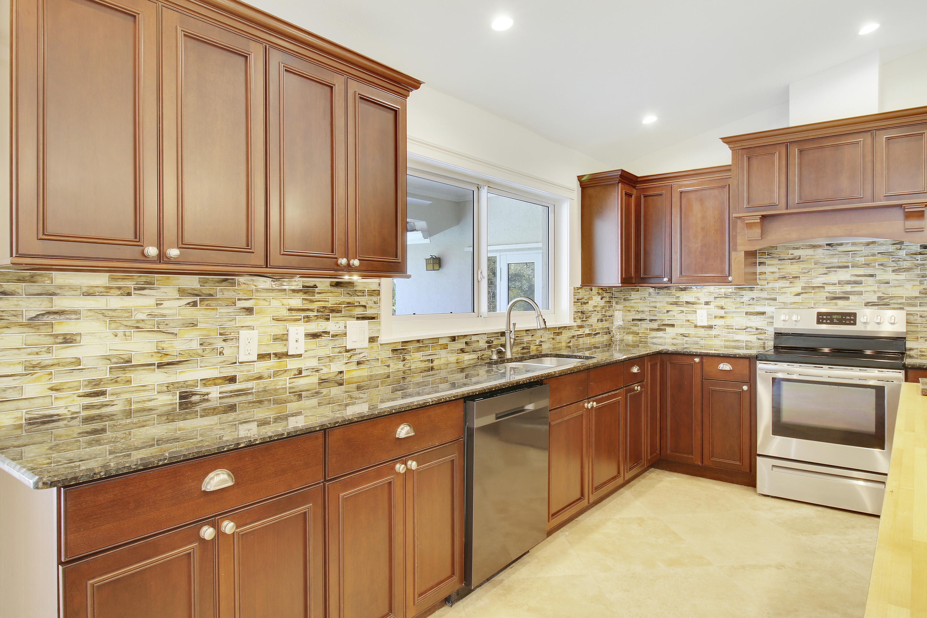 12709 Quercus Lane Wellington, FL 33414 - Photo 9 of 31 IF2A8470