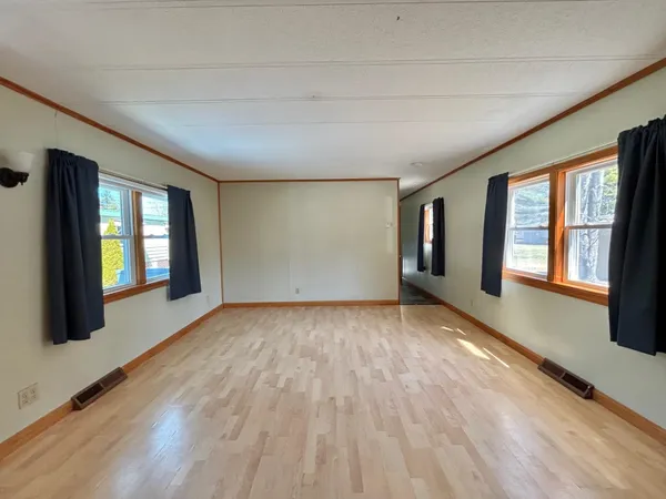 $89,900 | 76 Oriole Avenue, Keene, NH 03431