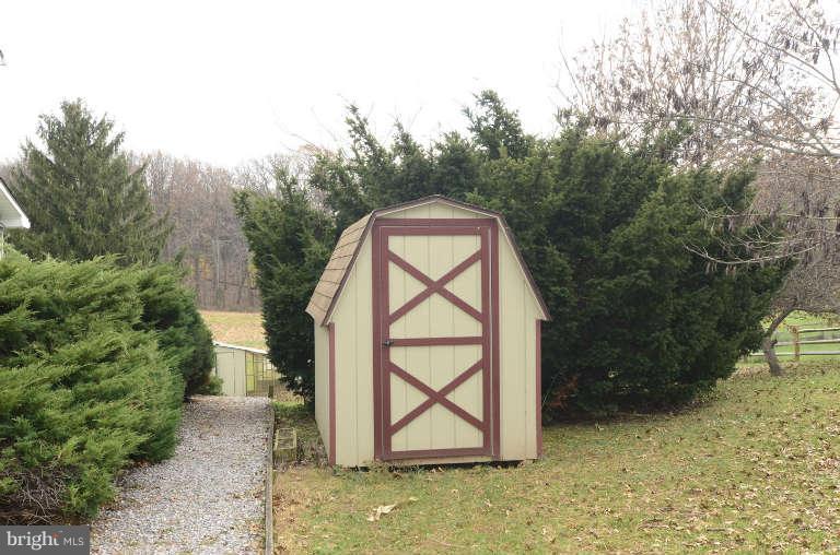 2509 Mayberry Road Westminster, MD 21158 - Photo 23 of 25 Exterior (Rear)