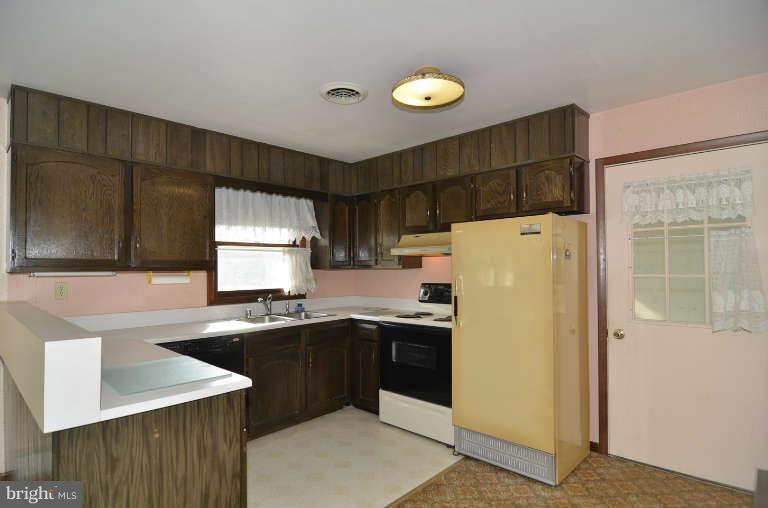 2509 Mayberry Road Westminster, MD 21158 - Photo 6 of 25 Kitchen