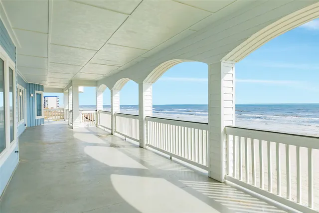 a view of an entryway