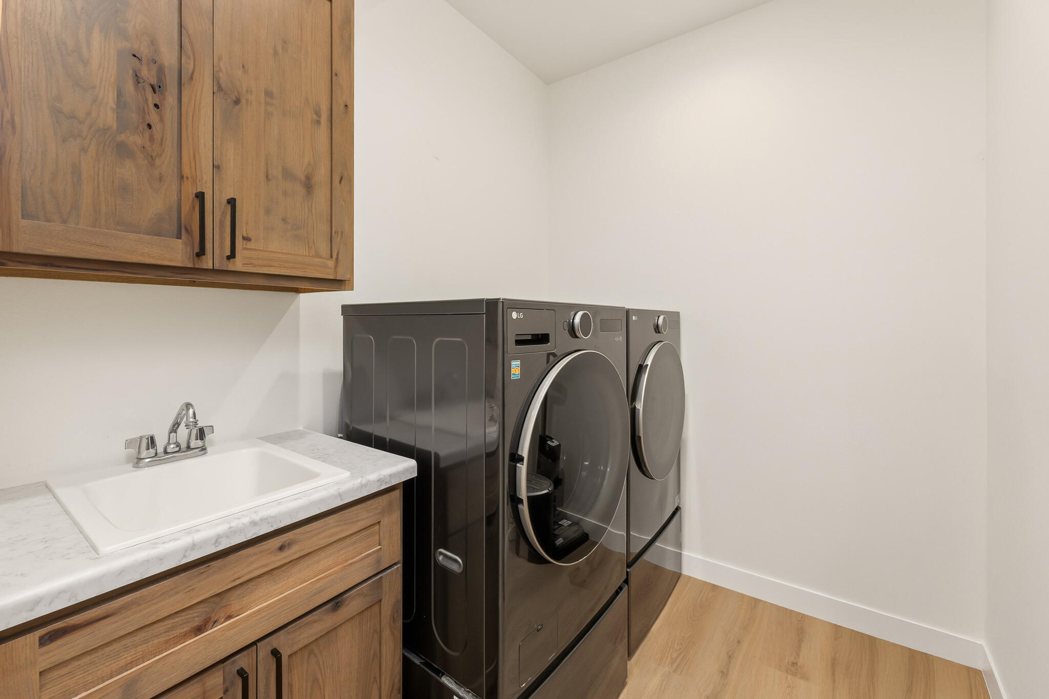 274 Weston Road Holmen, WI 54636 - Photo 15 of 38 15 LAUNDRY