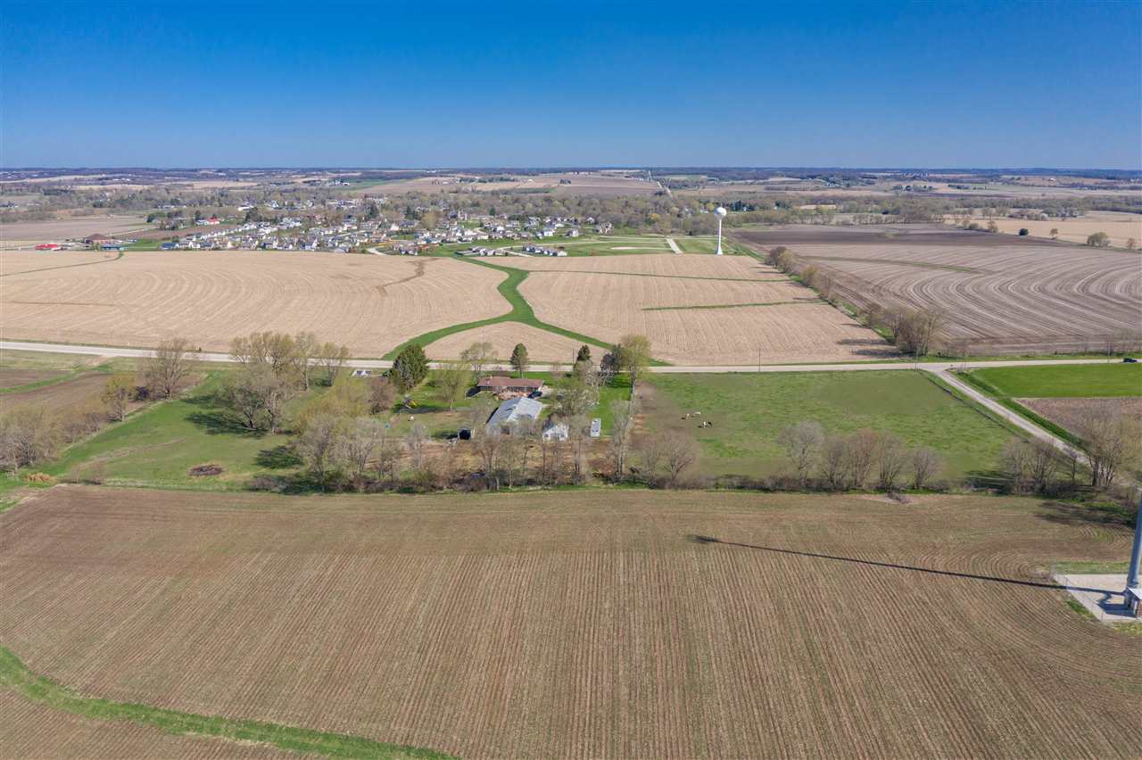 14588 Freeport Road Durand, IL 61024 - Photo 6 of 25 a view of a sky from a big yard