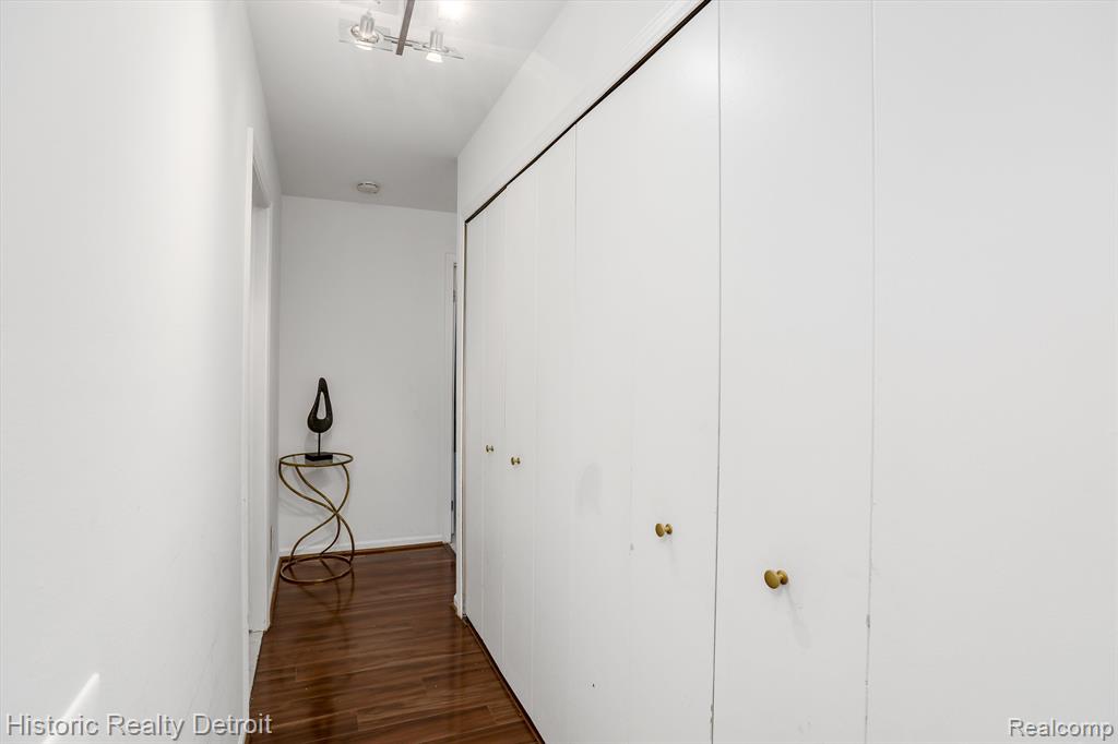 29656 Middlebelt Road, Unit 1403 Farmington Hills, MI 48334 - Photo 19 of 39