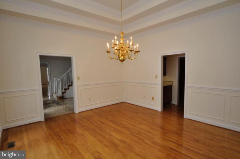 3128 Hunt Road Oakton, VA 22124 - Photo 5 of 26 Dining Room #2