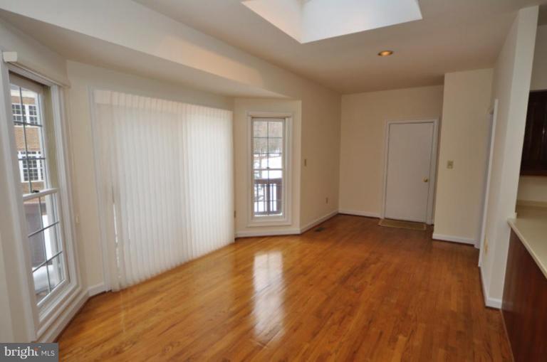 3128 Hunt Road Oakton, VA 22124 - Photo 10 of 26 Breakfast Area