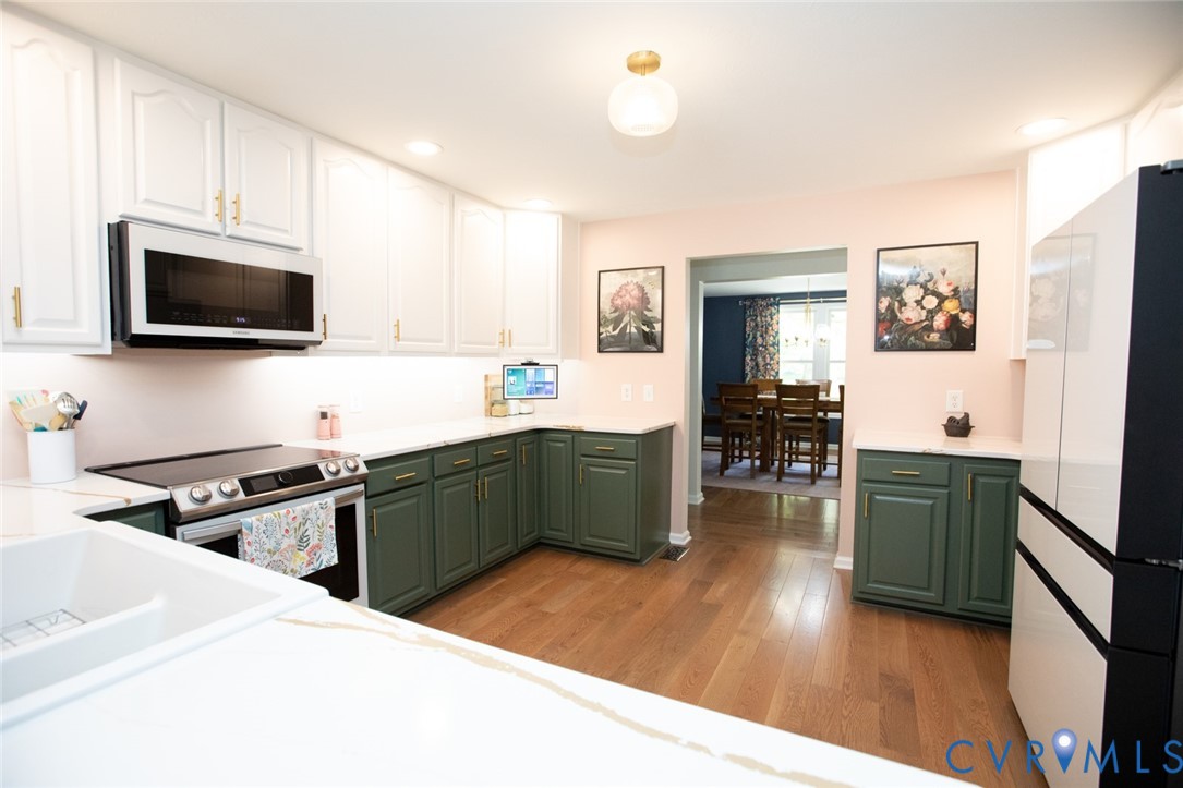 385 Asal Road Farmville, VA 23901 - Photo 13 of 68 Wood floors, breakfast nook and so much prep space