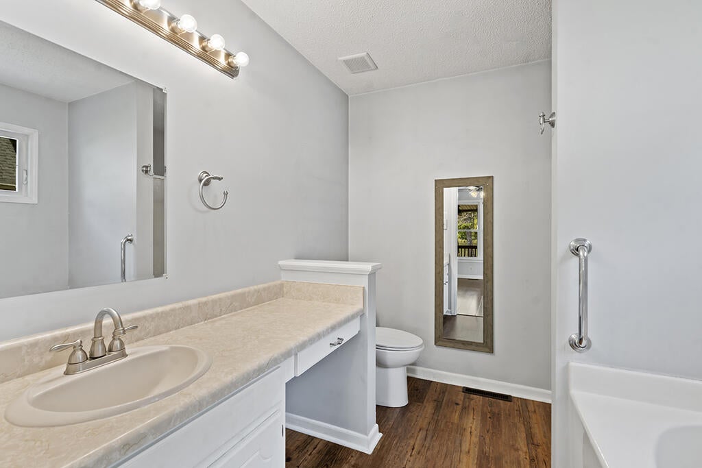 223 Cove Road Greenwood, SC 29646 - Photo 9 of 22 Gallery Image 9