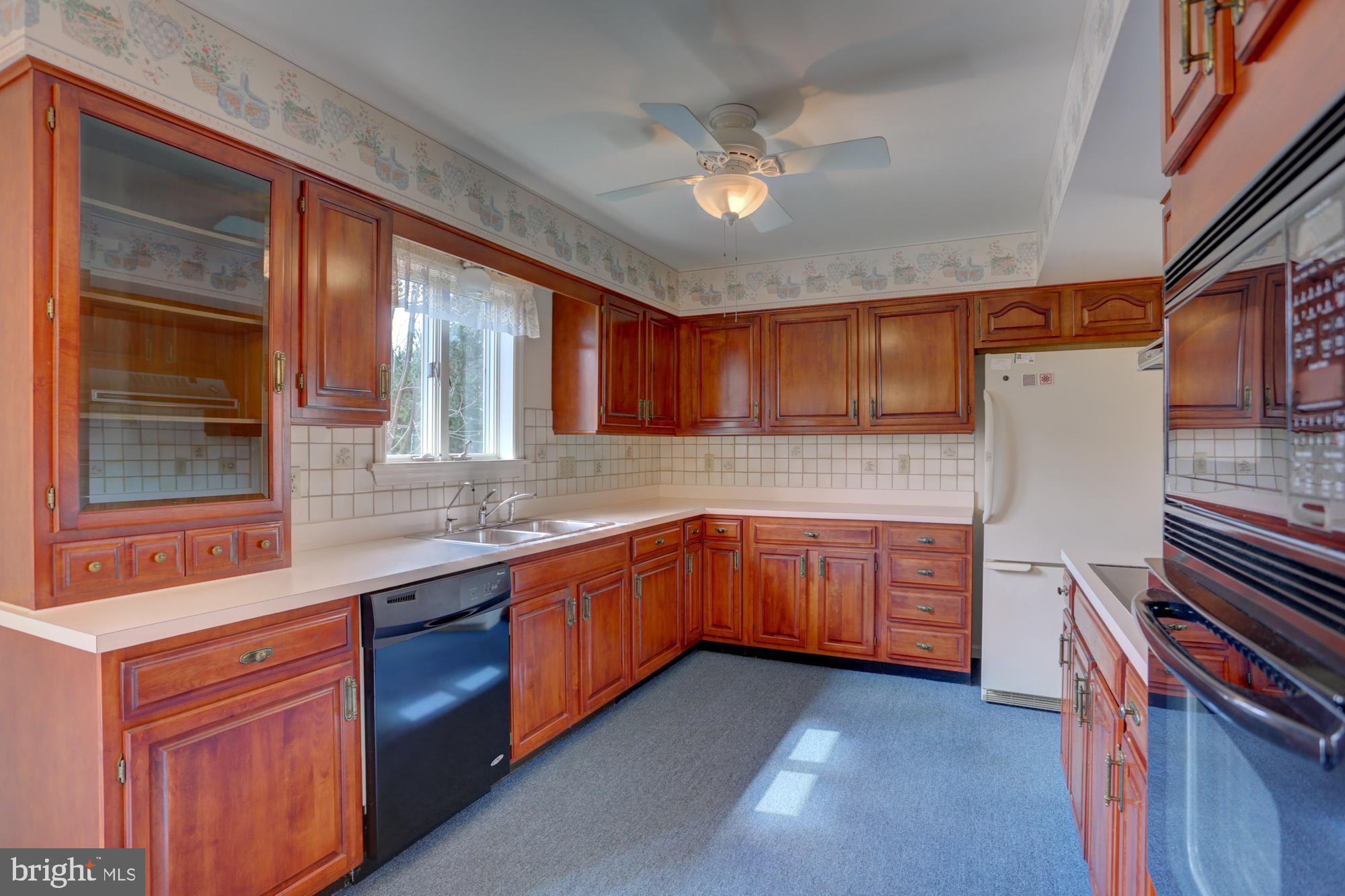 250 Wallingford Road Strasburg, PA 17579 - Photo 4 of 17 Kitchen