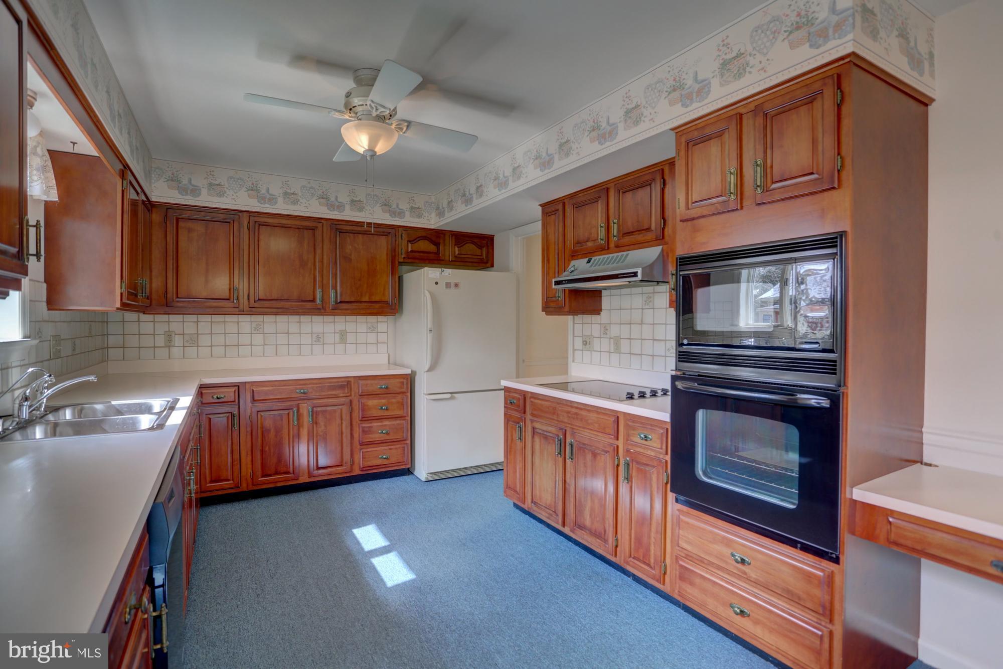 250 Wallingford Road Strasburg, PA 17579 - Photo 5 of 17 Kitchen 2