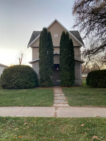 $90,000 | 1410 Wisconsin Avenue, Boscobel, WI 53805