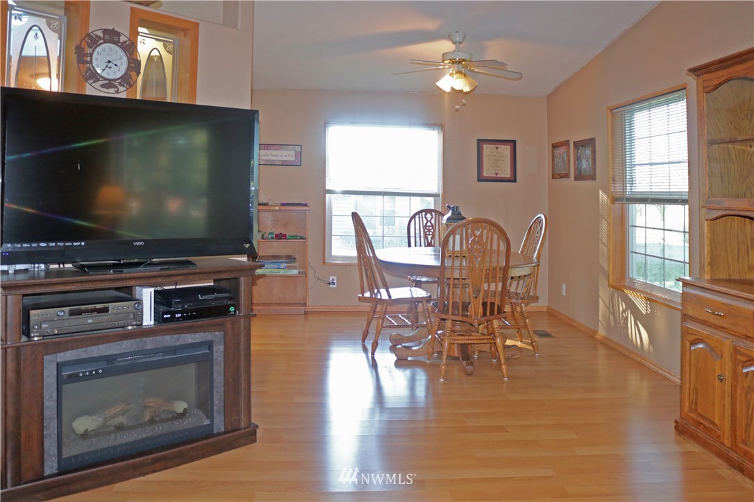 6989 Hannegan Road Lynden, WA 98264 - Photo 5 of 25 Gallery Image 5