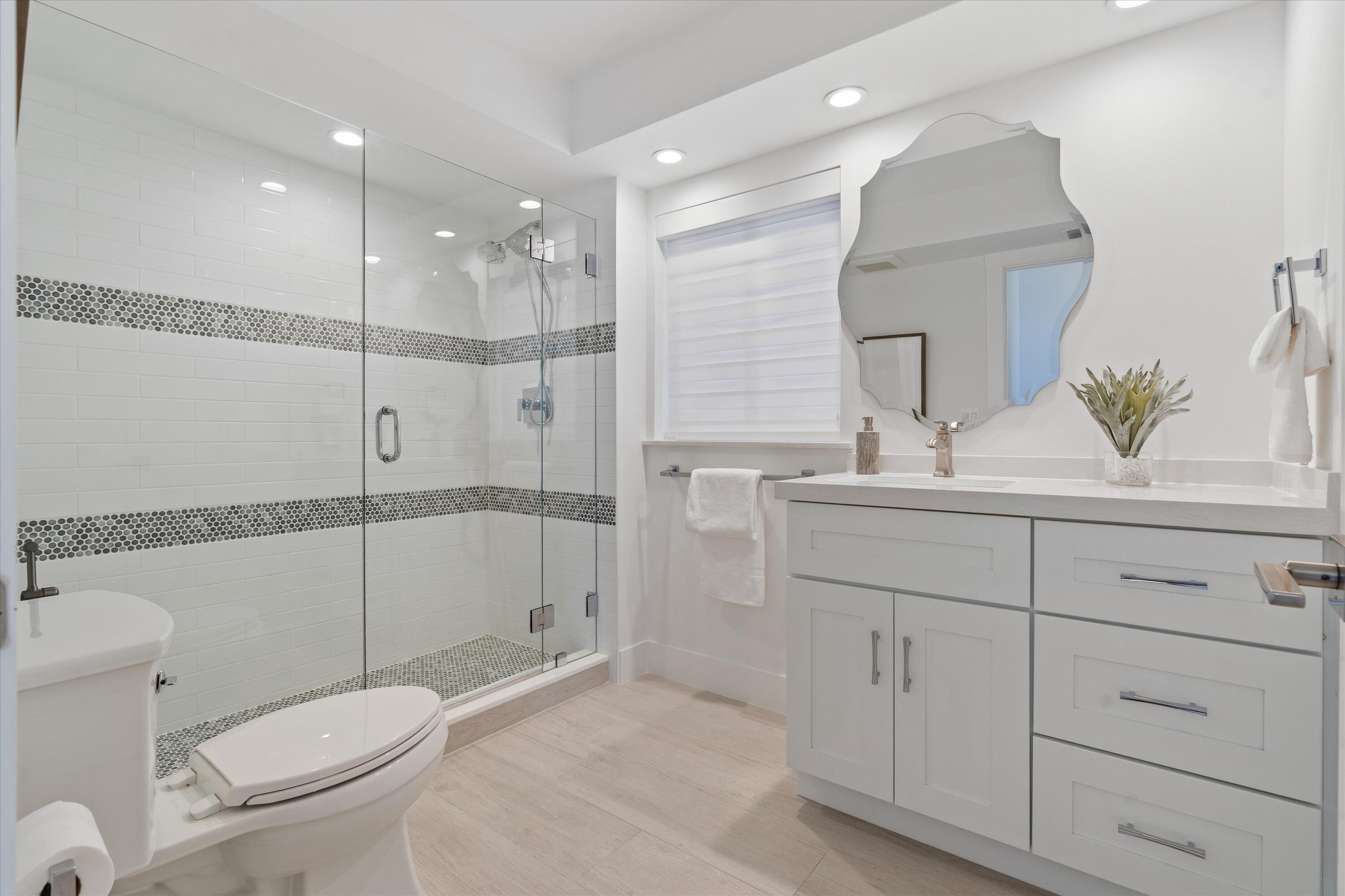 2575 South Ocean Boulevard, Unit 102S Highland Beach, FL 33487 - Photo 22 of 31 Bathroom