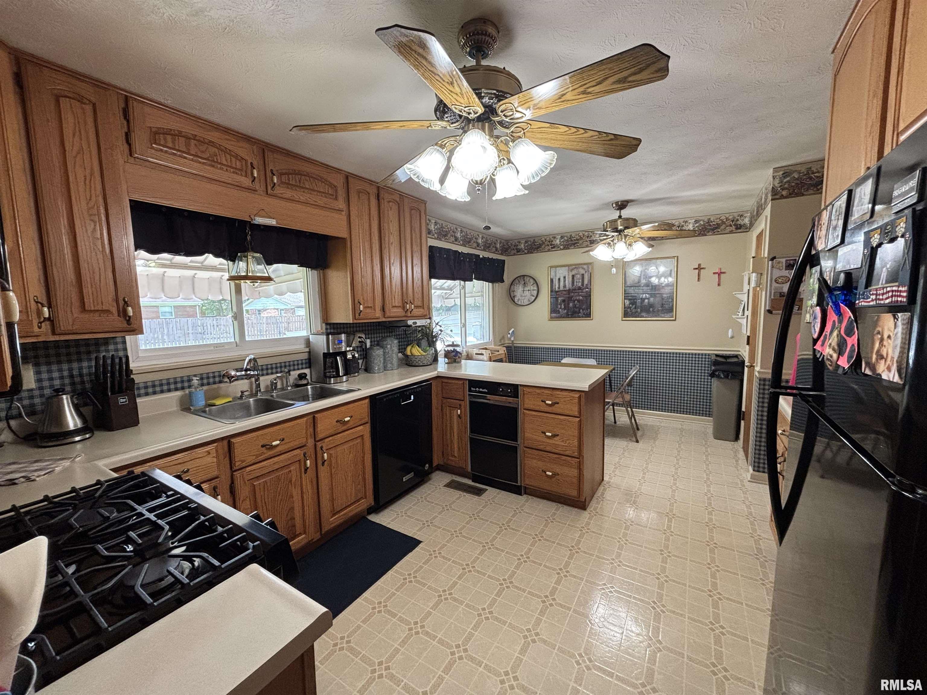 49 Jon Street Metropolis, IL 62960 - Photo 11 of 38