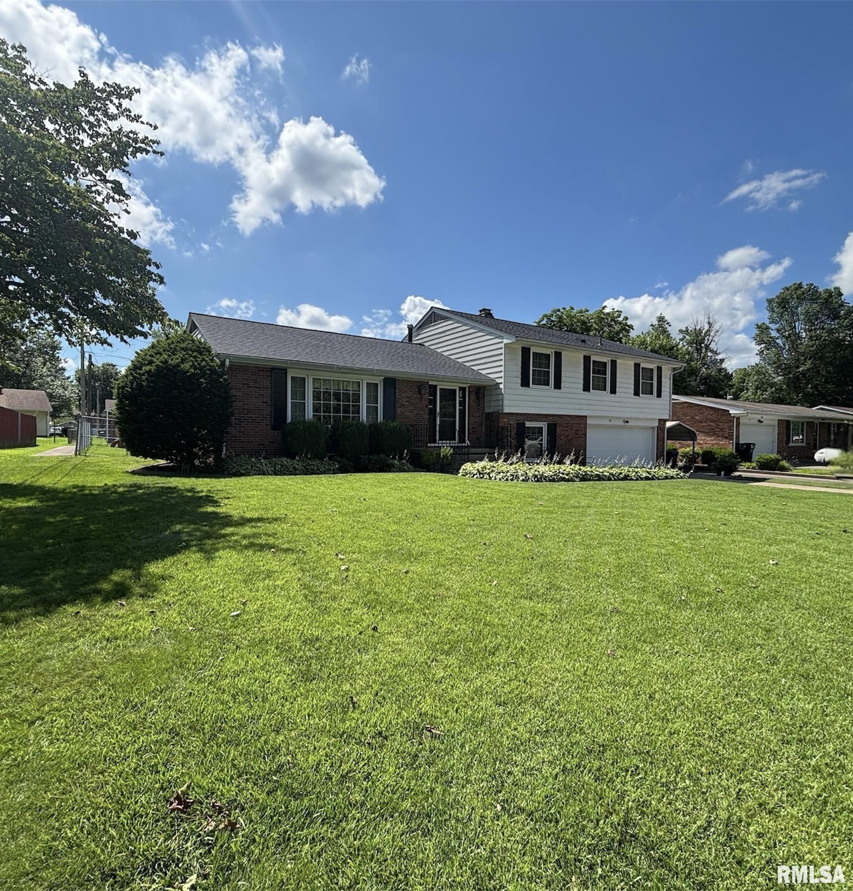 49 Jon Street Metropolis, IL 62960 - Photo 2 of 38