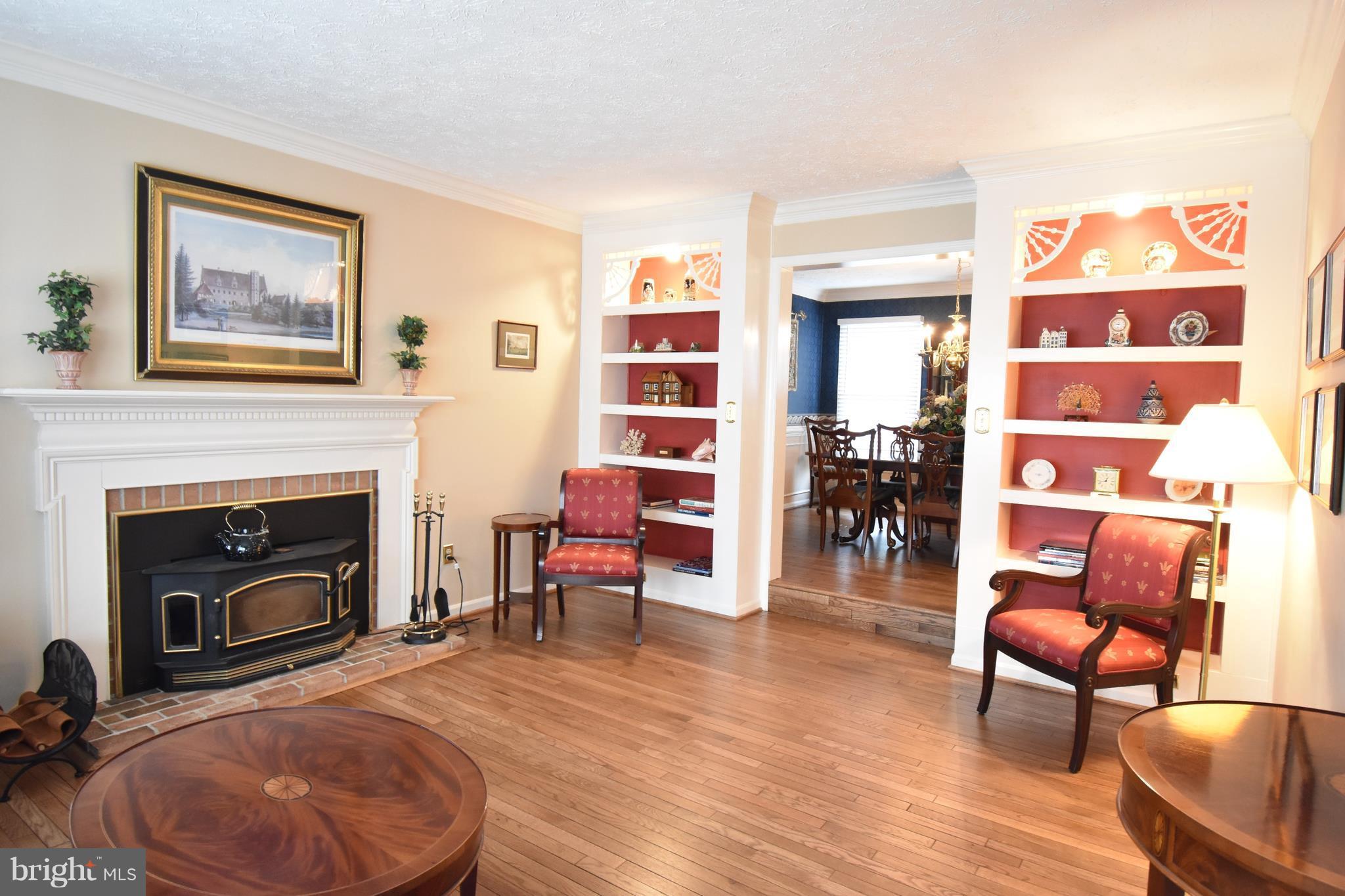 905 Metfield Road Baltimore, MD 21286 - Photo 13 of 30 Living Room