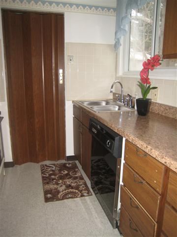 902 39th St Court Moline, IL 61265 - Photo 2 of 9