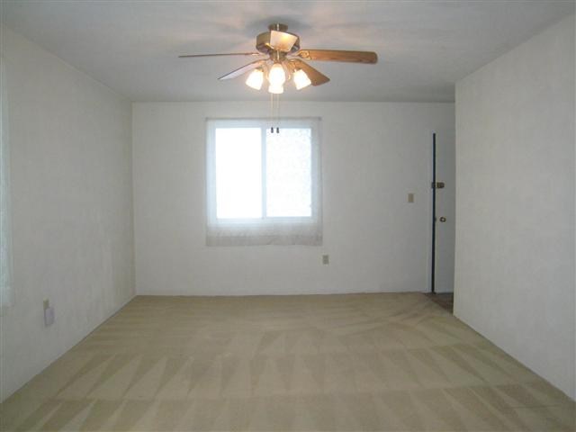 902 39th St Court Moline, IL 61265 - Photo 4 of 9