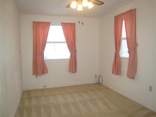 902 39th St Court Moline, IL 61265 - Photo 5 of 9