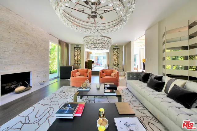 $14,995 | 3054 Elvido Drive, Los Angeles, CA 90049