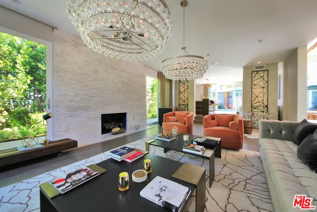 $14,995 | 3054 Elvido Drive, Los Angeles, CA 90049