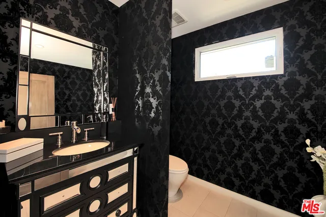 $14,995 | 3054 Elvido Drive, Los Angeles, CA 90049